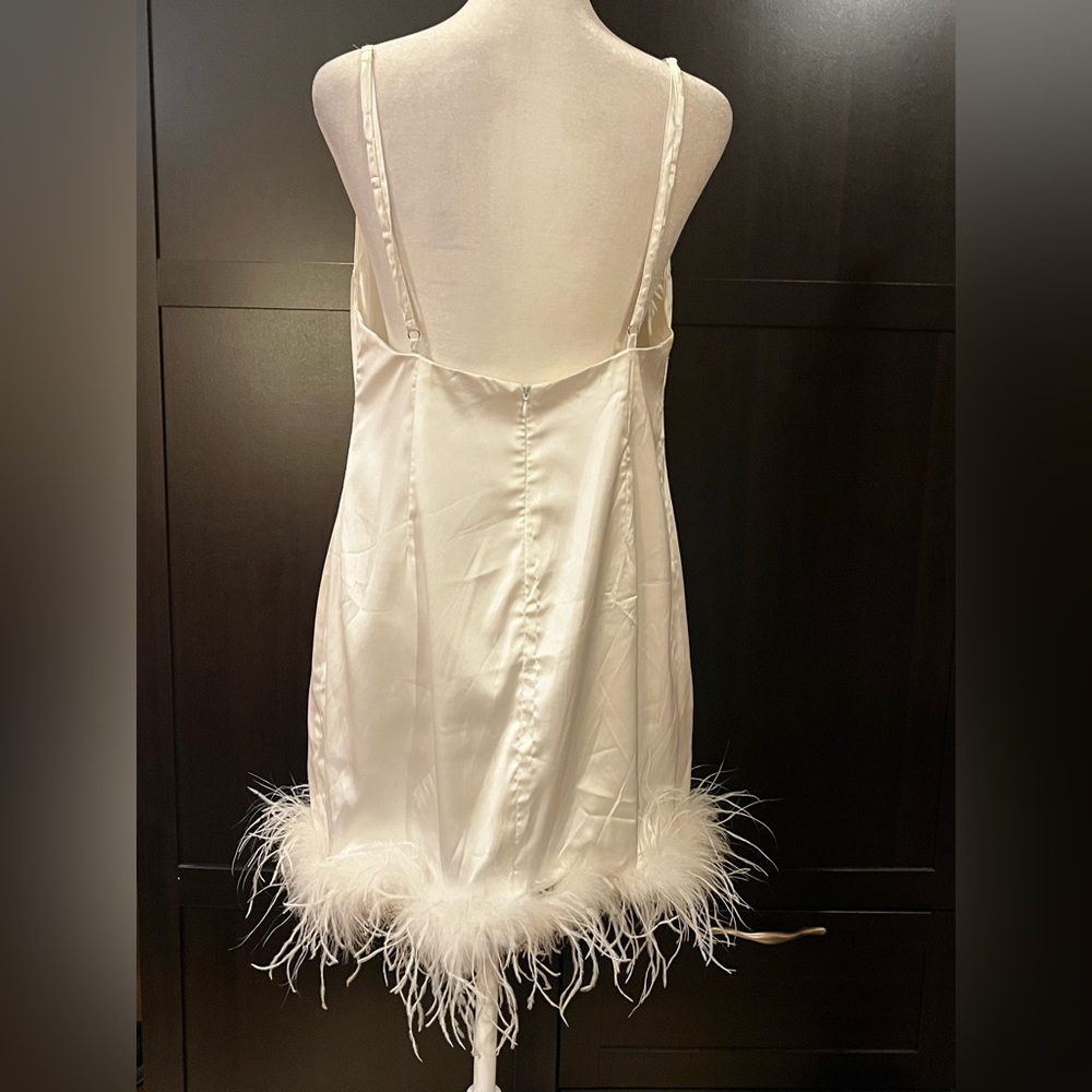 More to Come sexy satin lingerie/ cami. Feather trim. Adjustable straps, white L - Picture 6 of 11